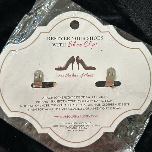 Absolutely Audrey shoe clips 👠 - Picture 3 of 3